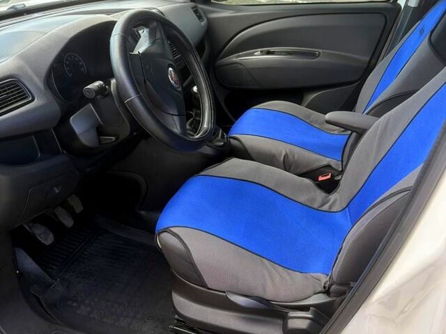 Білий Фіат Добло, об'ємом двигуна 1.2 л та пробігом 170 тис. км за 5500 $, фото 5 на Automoto.ua