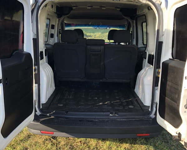 Белый Фиат Добло, объемом двигателя 1.25 л и пробегом 300 тыс. км за 4400 $, фото 8 на Automoto.ua