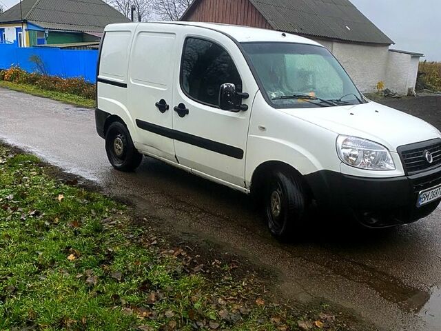 Белый Фиат Добло, объемом двигателя 1.2 л и пробегом 245 тыс. км за 3600 $, фото 2 на Automoto.ua