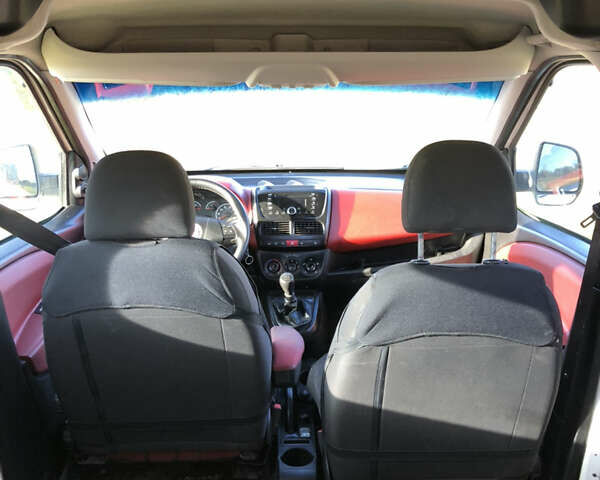 Белый Фиат Добло, объемом двигателя 1.25 л и пробегом 300 тыс. км за 4400 $, фото 11 на Automoto.ua