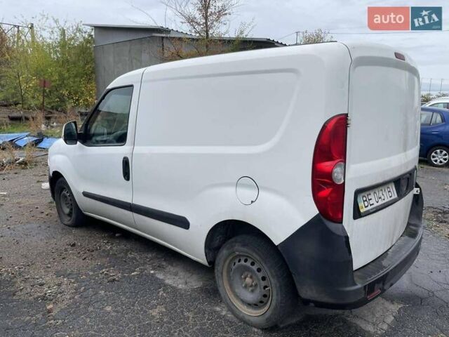 Белый Фиат Добло, объемом двигателя 1.25 л и пробегом 250 тыс. км за 4500 $, фото 6 на Automoto.ua