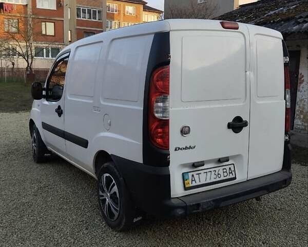 Белый Фиат Добло, объемом двигателя 1.4 л и пробегом 348 тыс. км за 3500 $, фото 3 на Automoto.ua