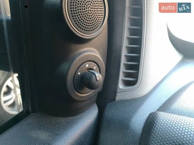 Белый Фиат Добло, объемом двигателя 1.6 л и пробегом 255 тыс. км за 3700 $, фото 10 на Automoto.ua