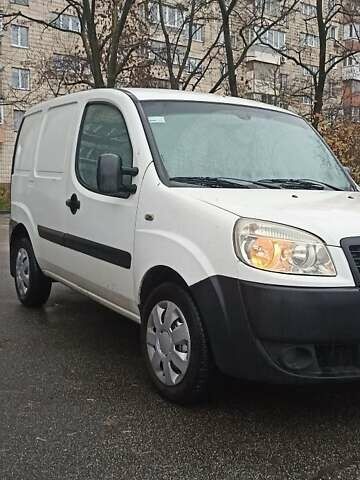 Білий Фіат Добло, об'ємом двигуна 1.4 л та пробігом 364 тис. км за 3800 $, фото 7 на Automoto.ua