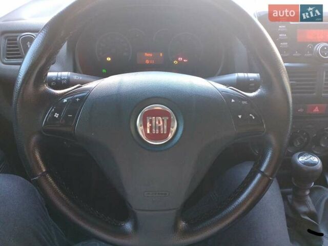 Белый Фиат Добло, объемом двигателя 1.6 л и пробегом 255 тыс. км за 3700 $, фото 6 на Automoto.ua