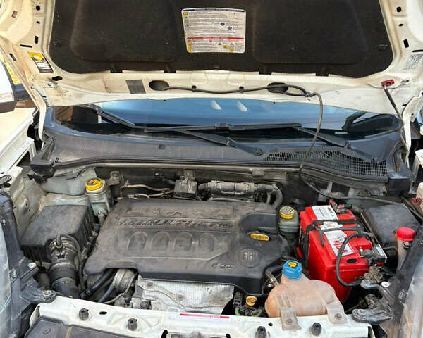 Белый Фиат Добло, объемом двигателя 1.6 л и пробегом 270 тыс. км за 5250 $, фото 10 на Automoto.ua