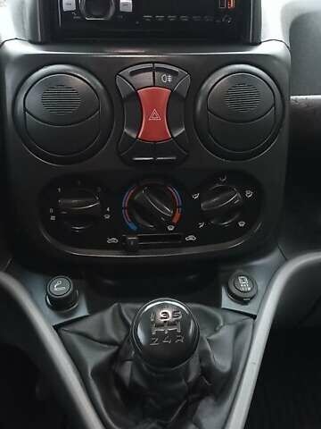 Білий Фіат Добло, об'ємом двигуна 1.4 л та пробігом 364 тис. км за 3800 $, фото 12 на Automoto.ua