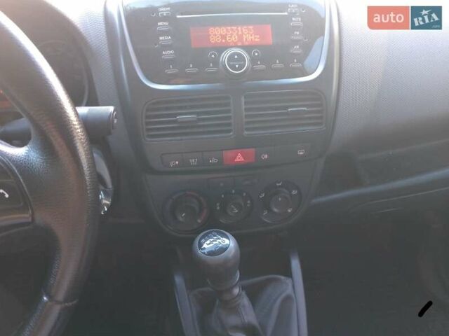 Белый Фиат Добло, объемом двигателя 1.6 л и пробегом 255 тыс. км за 3700 $, фото 7 на Automoto.ua