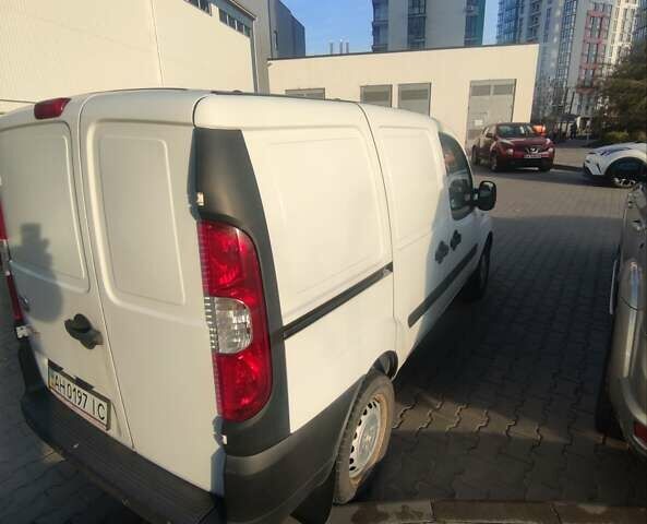 Белый Фиат Добло, объемом двигателя 1.4 л и пробегом 98 тыс. км за 6500 $, фото 2 на Automoto.ua