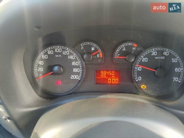 Белый Фиат Добло, объемом двигателя 1.4 л и пробегом 98 тыс. км за 6500 $, фото 5 на Automoto.ua