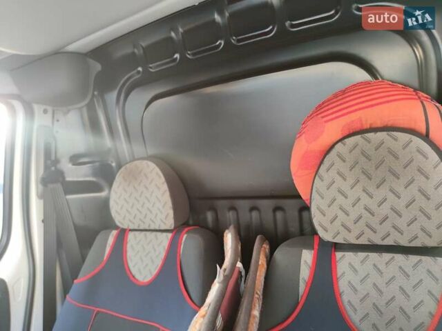 Белый Фиат Добло, объемом двигателя 1.4 л и пробегом 98 тыс. км за 6500 $, фото 10 на Automoto.ua