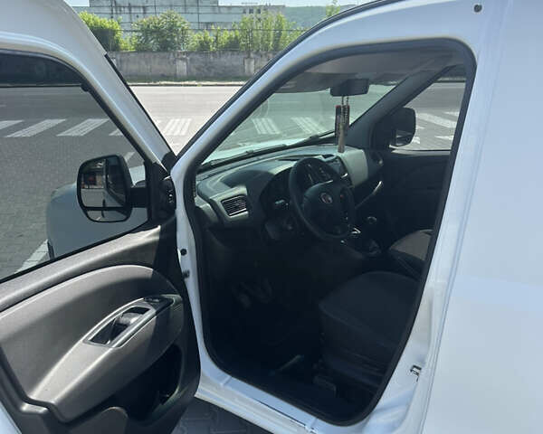 Белый Фиат Добло, объемом двигателя 1.3 л и пробегом 325 тыс. км за 6700 $, фото 8 на Automoto.ua