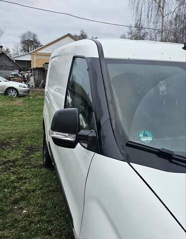 Белый Фиат Добло, объемом двигателя 1.6 л и пробегом 230 тыс. км за 5600 $, фото 2 на Automoto.ua