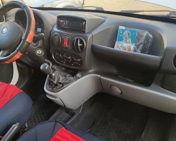 Белый Фиат Добло, объемом двигателя 1.4 л и пробегом 98 тыс. км за 6500 $, фото 14 на Automoto.ua