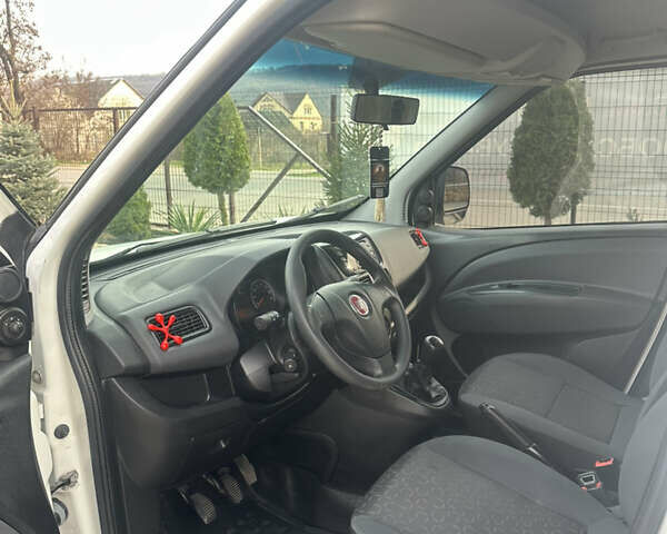 Белый Фиат Добло, объемом двигателя 1.3 л и пробегом 325 тыс. км за 6700 $, фото 14 на Automoto.ua