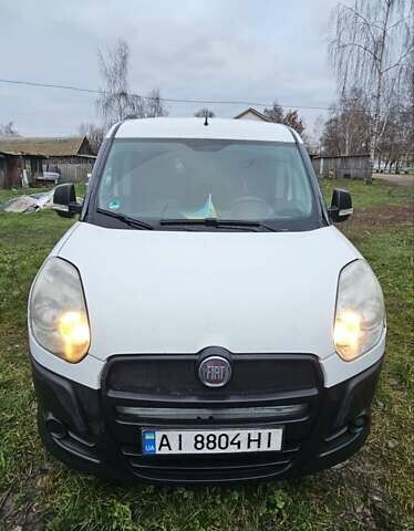 Белый Фиат Добло, объемом двигателя 1.6 л и пробегом 230 тыс. км за 5600 $, фото 5 на Automoto.ua