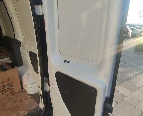 Белый Фиат Добло, объемом двигателя 1.4 л и пробегом 98 тыс. км за 6500 $, фото 13 на Automoto.ua