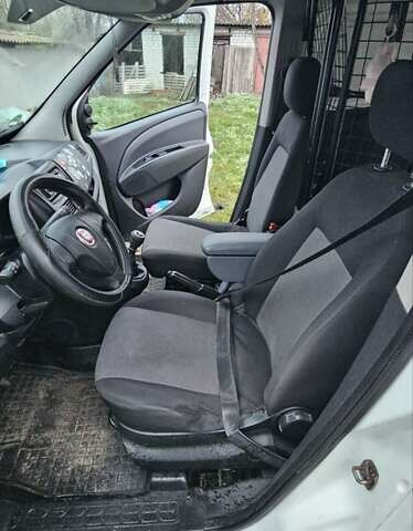 Белый Фиат Добло, объемом двигателя 1.6 л и пробегом 230 тыс. км за 5600 $, фото 9 на Automoto.ua