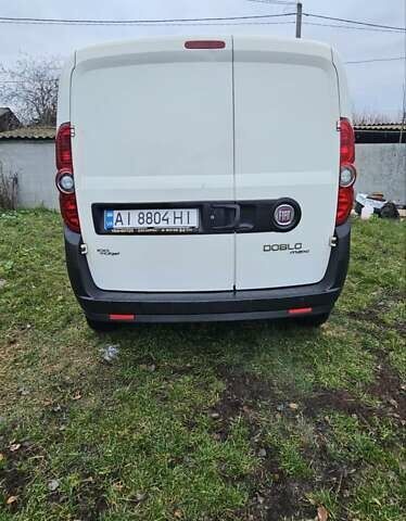 Белый Фиат Добло, объемом двигателя 1.6 л и пробегом 230 тыс. км за 5600 $, фото 4 на Automoto.ua