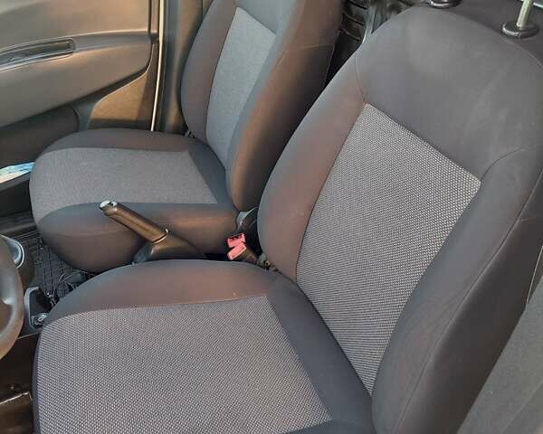 Белый Фиат Добло, объемом двигателя 1.37 л и пробегом 192 тыс. км за 6500 $, фото 12 на Automoto.ua