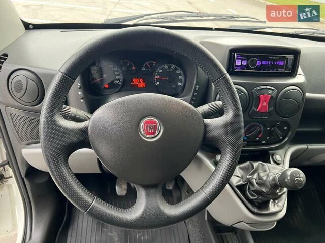 Белый Фиат Добло, объемом двигателя 1.4 л и пробегом 138 тыс. км за 5300 $, фото 2 на Automoto.ua