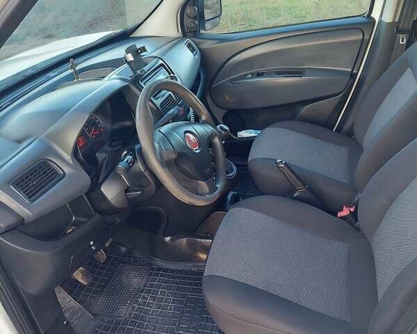 Белый Фиат Добло, объемом двигателя 1.37 л и пробегом 192 тыс. км за 6500 $, фото 10 на Automoto.ua