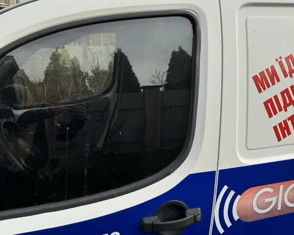 Белый Фиат Добло, объемом двигателя 1.2 л и пробегом 167 тыс. км за 5000 $, фото 11 на Automoto.ua