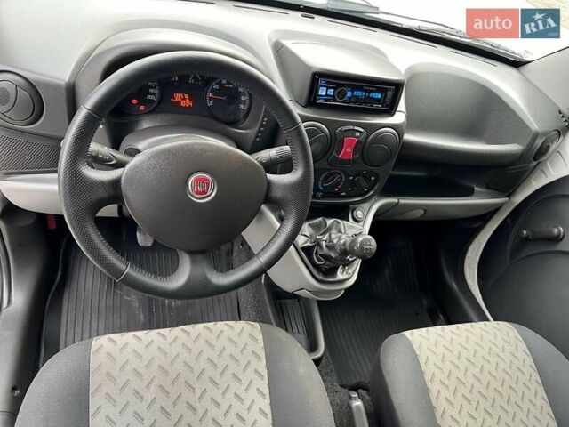 Белый Фиат Добло, объемом двигателя 1.4 л и пробегом 138 тыс. км за 5300 $, фото 1 на Automoto.ua