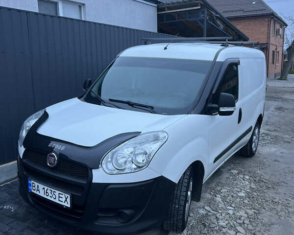 Белый Фиат Добло, объемом двигателя 1.25 л и пробегом 210 тыс. км за 5000 $, фото 13 на Automoto.ua