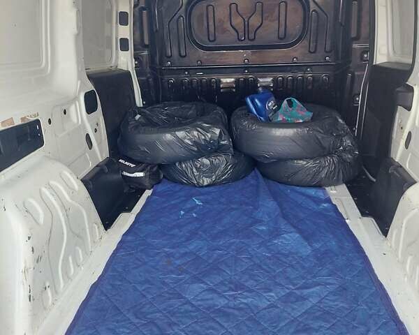 Белый Фиат Добло, объемом двигателя 1.37 л и пробегом 192 тыс. км за 6500 $, фото 26 на Automoto.ua