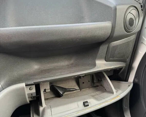 Белый Фиат Добло, объемом двигателя 1.2 л и пробегом 167 тыс. км за 5000 $, фото 6 на Automoto.ua