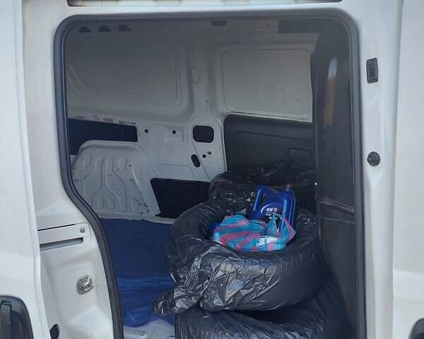 Белый Фиат Добло, объемом двигателя 1.37 л и пробегом 192 тыс. км за 6500 $, фото 23 на Automoto.ua