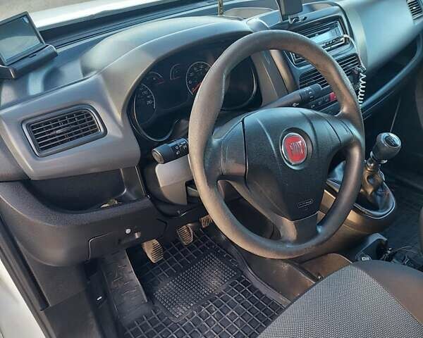 Белый Фиат Добло, объемом двигателя 1.37 л и пробегом 192 тыс. км за 6500 $, фото 14 на Automoto.ua
