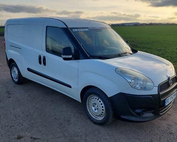 Белый Фиат Добло, объемом двигателя 1.37 л и пробегом 192 тыс. км за 6500 $, фото 2 на Automoto.ua