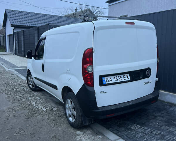 Белый Фиат Добло, объемом двигателя 1.25 л и пробегом 210 тыс. км за 5000 $, фото 12 на Automoto.ua