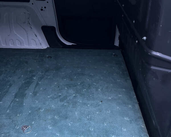 Белый Фиат Добло, объемом двигателя 1.25 л и пробегом 210 тыс. км за 5000 $, фото 18 на Automoto.ua