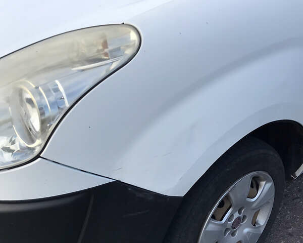 Белый Фиат Добло, объемом двигателя 1.6 л и пробегом 355 тыс. км за 5700 $, фото 5 на Automoto.ua