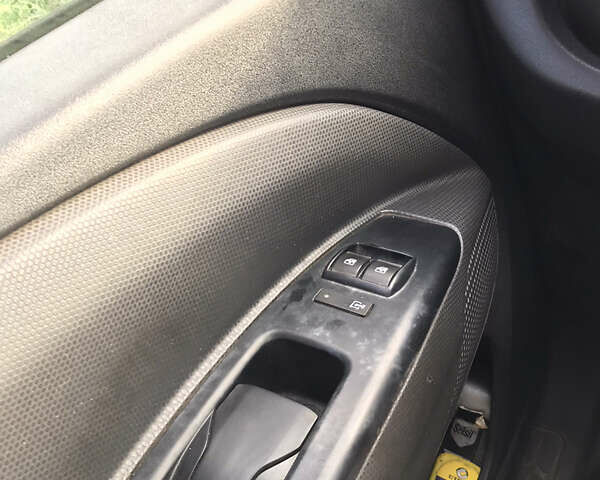 Белый Фиат Добло, объемом двигателя 1.6 л и пробегом 355 тыс. км за 5700 $, фото 19 на Automoto.ua