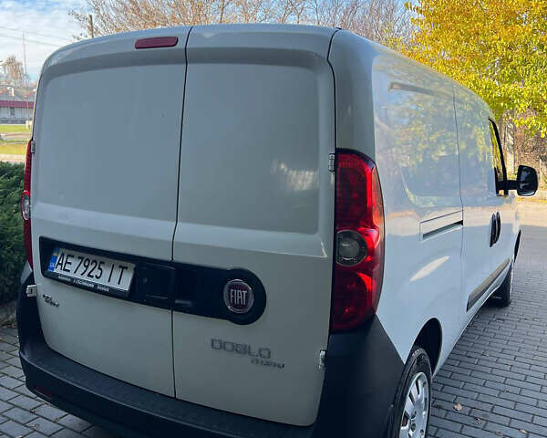 Белый Фиат Добло, объемом двигателя 1.6 л и пробегом 230 тыс. км за 7500 $, фото 5 на Automoto.ua