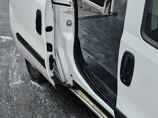 Білий Фіат Добло, об'ємом двигуна 1.3 л та пробігом 392 тис. км за 6500 $, фото 5 на Automoto.ua