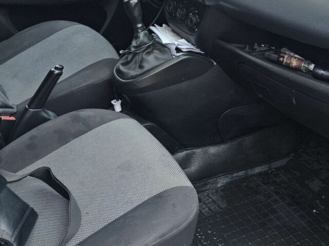 Білий Фіат Добло, об'ємом двигуна 1.3 л та пробігом 392 тис. км за 6500 $, фото 7 на Automoto.ua