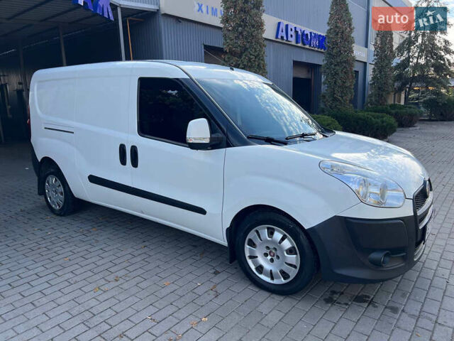 Белый Фиат Добло, объемом двигателя 1.6 л и пробегом 230 тыс. км за 7500 $, фото 2 на Automoto.ua