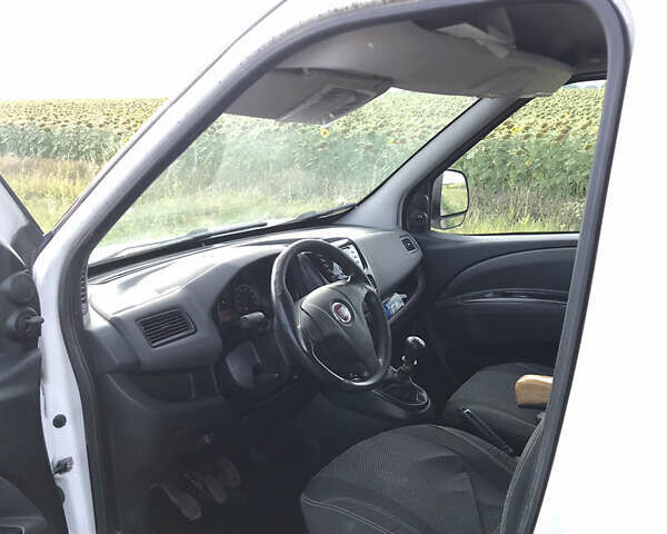 Белый Фиат Добло, объемом двигателя 1.6 л и пробегом 355 тыс. км за 5700 $, фото 14 на Automoto.ua