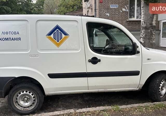 Белый Фиат Добло, объемом двигателя 1.4 л и пробегом 319 тыс. км за 2750 $, фото 3 на Automoto.ua