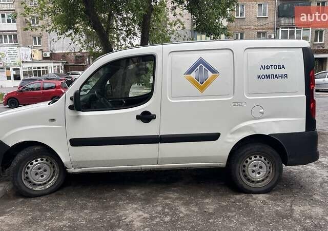 Белый Фиат Добло, объемом двигателя 1.4 л и пробегом 319 тыс. км за 2750 $, фото 7 на Automoto.ua