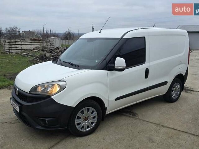 Белый Фиат Добло, объемом двигателя 1.2 л и пробегом 147 тыс. км за 7400 $, фото 1 на Automoto.ua