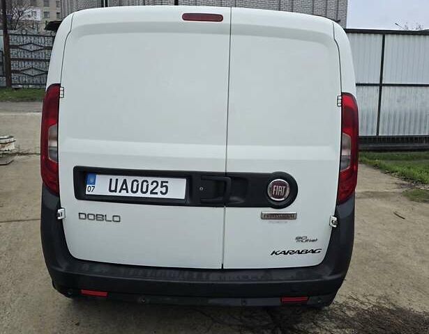 Белый Фиат Добло, объемом двигателя 1.2 л и пробегом 147 тыс. км за 7400 $, фото 5 на Automoto.ua