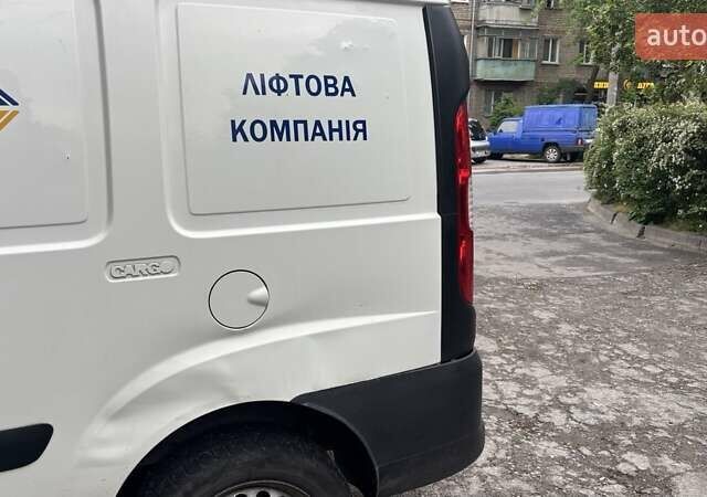 Белый Фиат Добло, объемом двигателя 1.4 л и пробегом 319 тыс. км за 2750 $, фото 23 на Automoto.ua