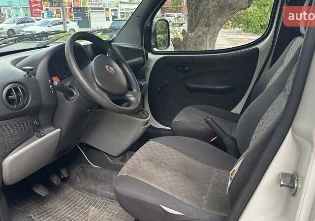 Белый Фиат Добло, объемом двигателя 1.4 л и пробегом 319 тыс. км за 2750 $, фото 13 на Automoto.ua