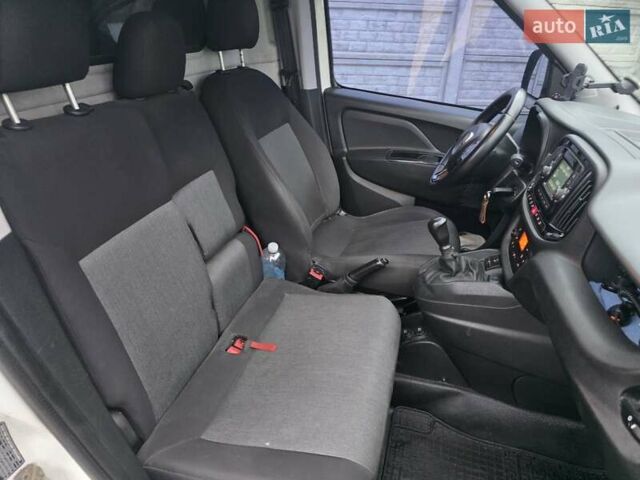 Белый Фиат Добло, объемом двигателя 1.2 л и пробегом 147 тыс. км за 7400 $, фото 9 на Automoto.ua